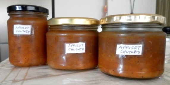 Apricot chutney