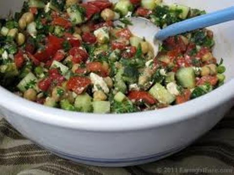 Spicy lettuce chickpea salad