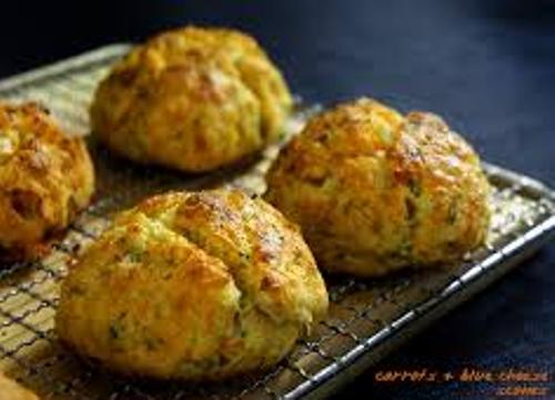 Roquefort hazelnut scones